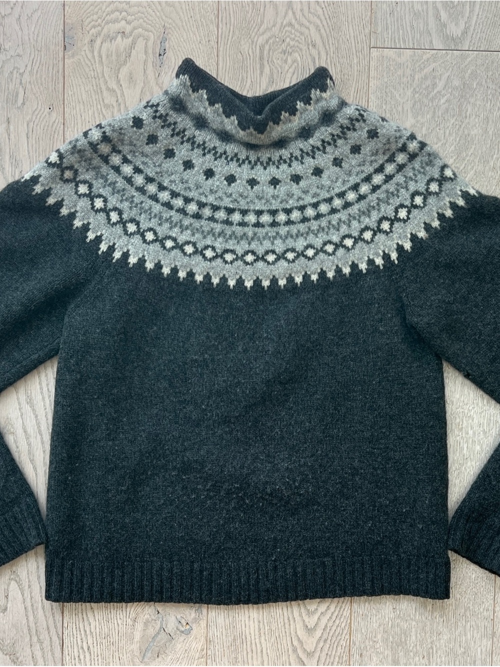 Eddie Bauer Vintage Lambswool Fair Isle Sweater in Gray Women’s Size M